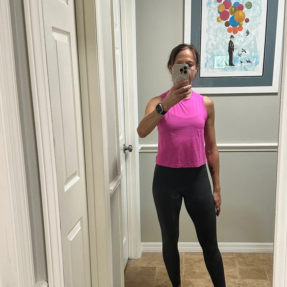 Lululemon Lightweight Tank Top Size 4 Hot Pink - Picture 7 of 7